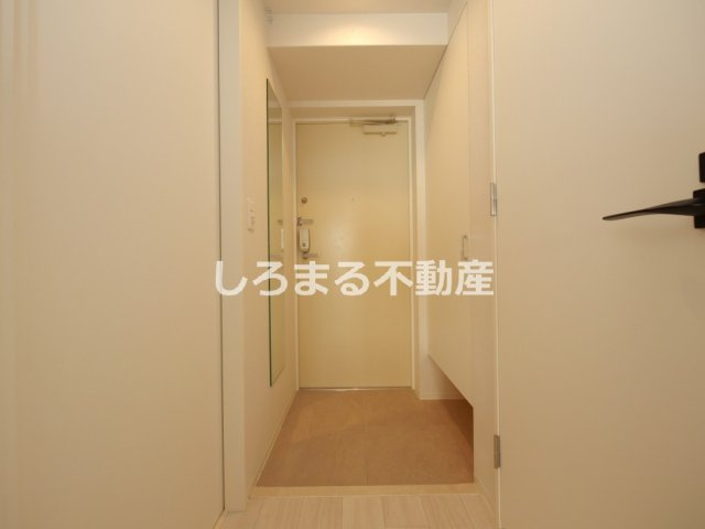 コンフォリア・リヴ大阪本町の玄関