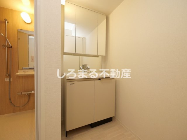 コンフォリア・リヴ大阪本町の洗面所