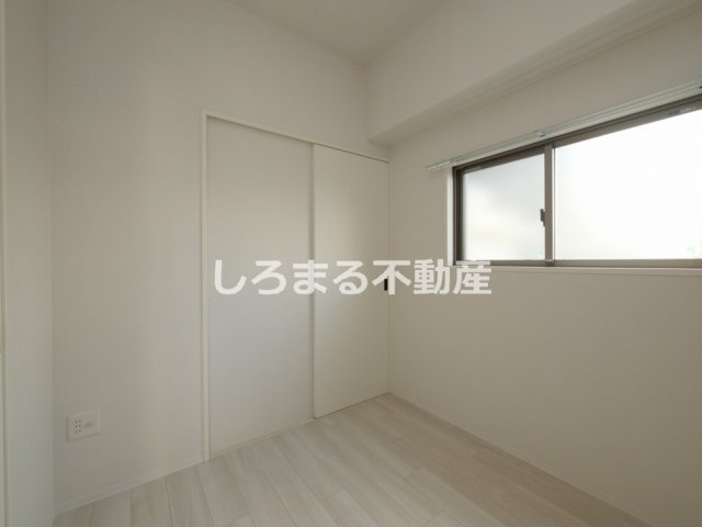 コンフォリア・リヴ大阪本町の洋室