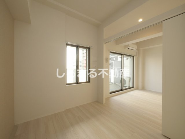 コンフォリア・リヴ大阪本町の洋室