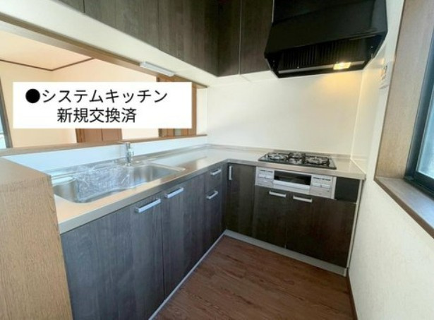 【中古】川越市府川リフォーム中古住宅のキッチン|新品のＬ字型キッチン