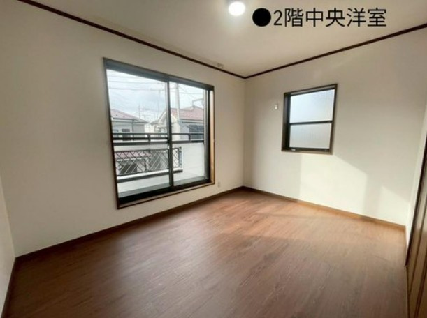 【中古】川越市府川リフォーム中古住宅の洋室|2F中央 洋室です