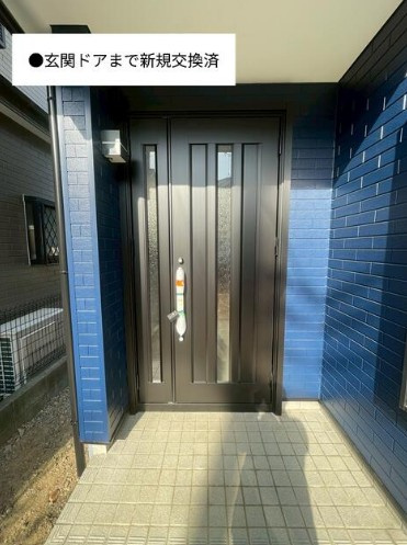 【中古】川越市府川リフォーム中古住宅の玄関|綺麗な玄関アプローチです☆