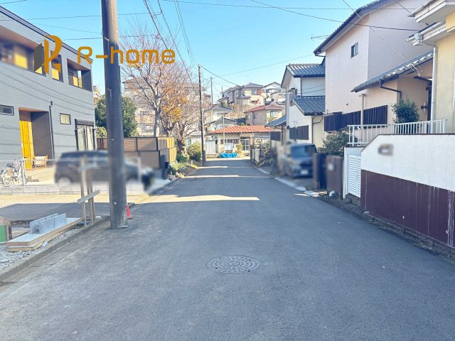 我孫子市古戸2期　新築戸建て　1号棟の前面道路含む現地写真|『今から見たい！』大歓迎です♪
お気軽にＲ－ｈomeまでお問い合わせください。