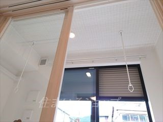 安芸高田市吉田町常友のアパートの設備|防犯シャッター・室内物干し・エアコン