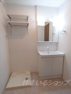 安芸高田市吉田町常友のアパートの洗面所|シャンプードレッサー