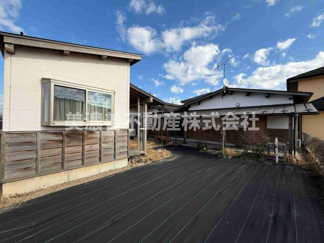５６１８０　美濃加茂市加茂野町稲辺中古戸建ての庭