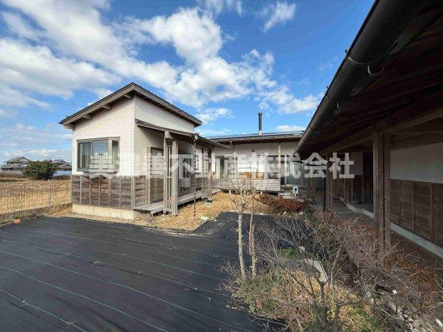 ５６１８０　美濃加茂市加茂野町稲辺中古戸建ての庭