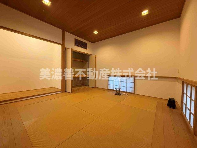 ５６１８０　美濃加茂市加茂野町稲辺中古戸建ての和室