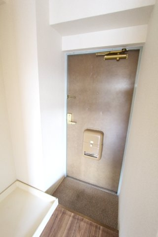 CESIRIAの玄関