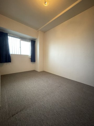 アルファステイツ木太Ⅱの洋室