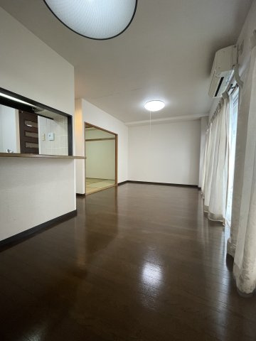 アルファステイツ木太Ⅱの居間・リビング