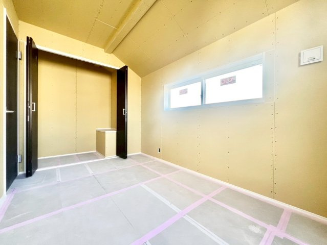 練馬区谷原6丁目　新築戸建の洋室|2026.01.25撮影

現地ご見学希望・資料請求などお気軽にお問い合わせ下さい！
03-5990-5201