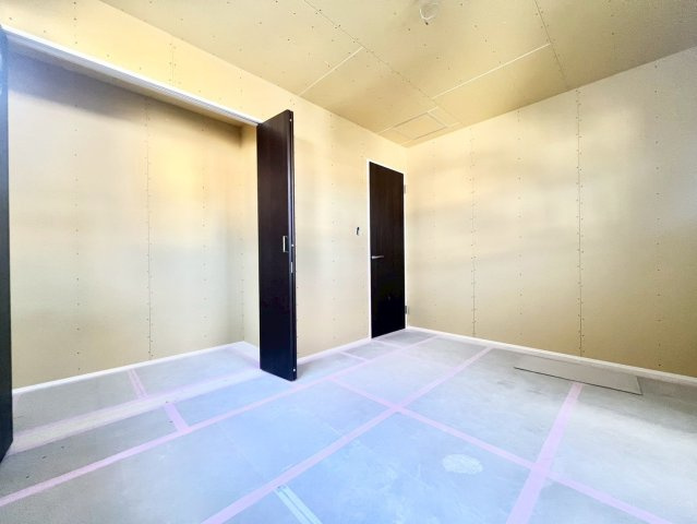 練馬区谷原6丁目　新築戸建の洋室|2026.01.25撮影

現地ご見学希望・資料請求などお気軽にお問い合わせ下さい！
03-5990-5201