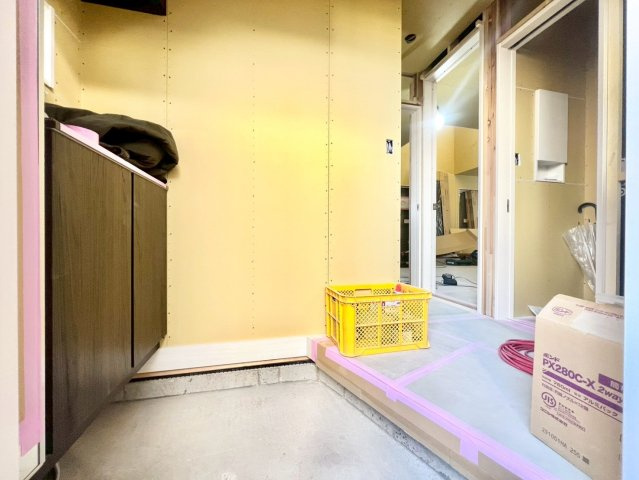 練馬区谷原6丁目　新築戸建の玄関|2026.01.25撮影

現地ご見学希望・資料請求などお気軽にお問い合わせ下さい！
03-5990-5201