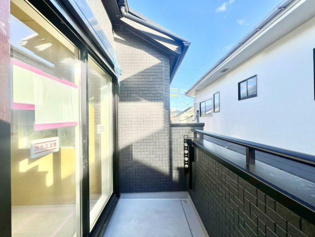 練馬区谷原6丁目　新築戸建のバルコニー|2026.01.25撮影

現地ご見学希望・資料請求などお気軽にお問い合わせ下さい！
03-5990-5201