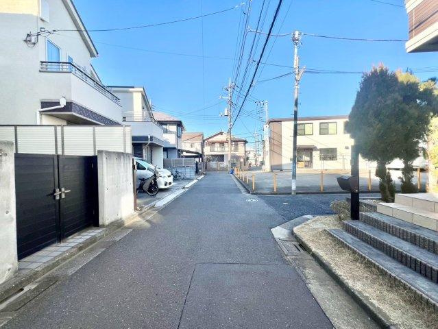 練馬区谷原6丁目　新築戸建の前面道路含む現地写真|2026.01.25撮影

現地ご見学希望・資料請求などお気軽にお問い合わせ下さい！
03-5990-5201
