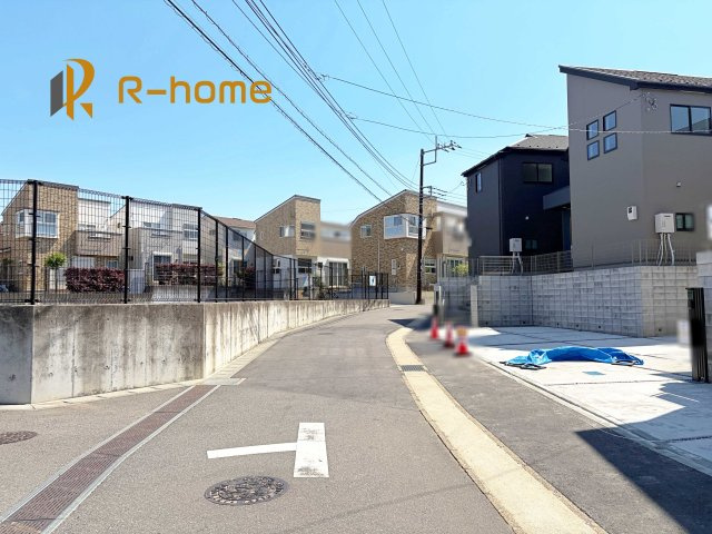 我孫子市台田4期　新築戸建て　1号棟の前面道路含む現地写真|堂々！建物完成♪実際のお部屋をご見学可能です♪
ご見学が一番の資料！お気軽にお問い合わせ下さい♪