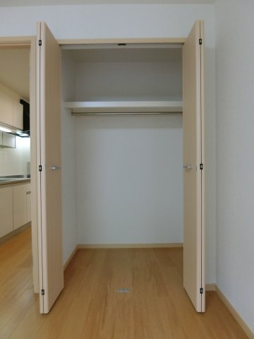 グランドゥール浜垣　Ｂの収納|イメージB205号室の写真（反転あり）