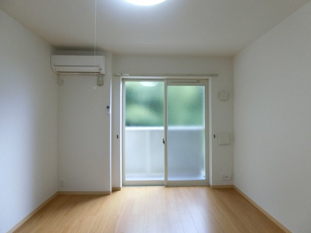 グランドゥール浜垣　Ｂの居間・リビング|イメージB205号室の写真（反転あり）