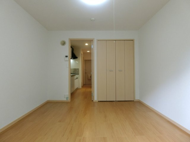 グランドゥール浜垣　Ｂの居間・リビング|イメージB205号室の写真（反転あり）