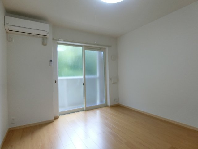 グランドゥール浜垣　Ｂの洋室|イメージB205号室の写真（反転あり）