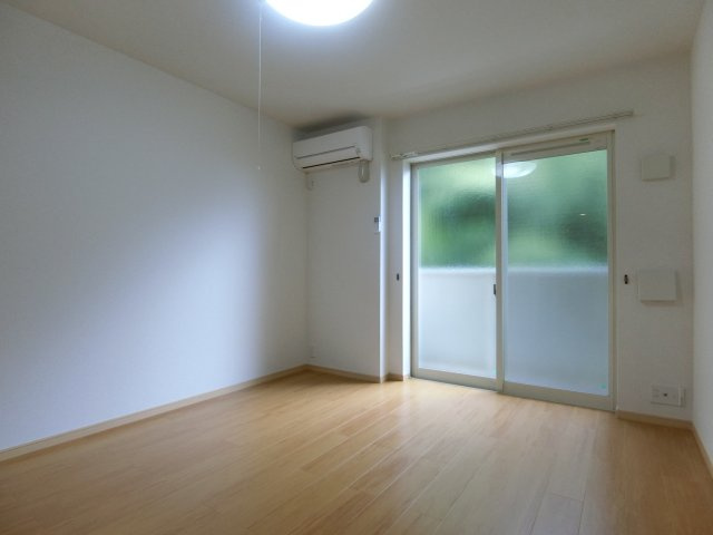 グランドゥール浜垣　Ｂの居間・リビング|イメージB205号室の写真（反転あり）