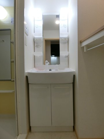 グランドゥール浜垣　Ｂの洗面所|イメージB205号室の写真（反転あり）