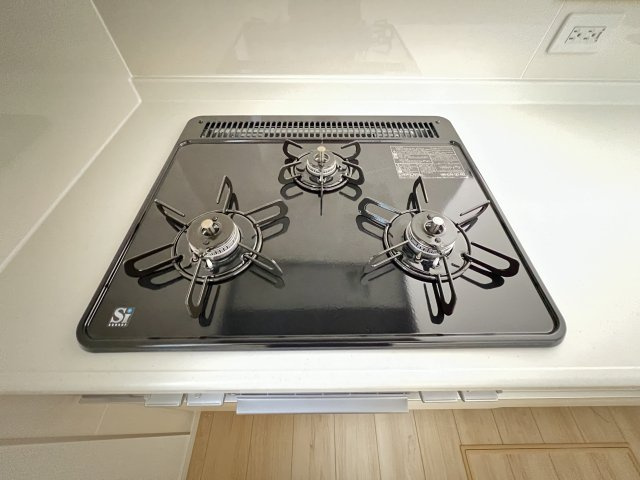 橿原市土橋町第４　全1棟のキッチン|３口ガスコンロ