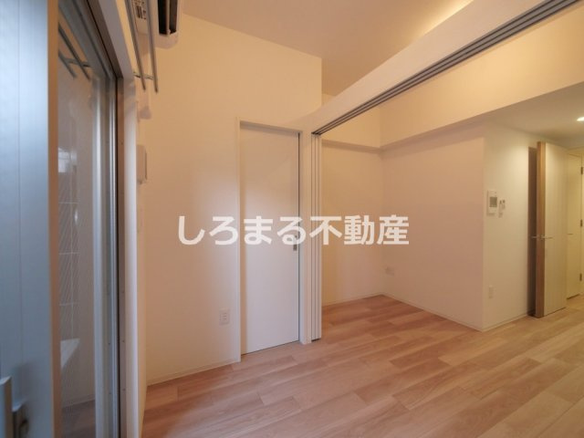 セレニテ南堀江エクラの洋室