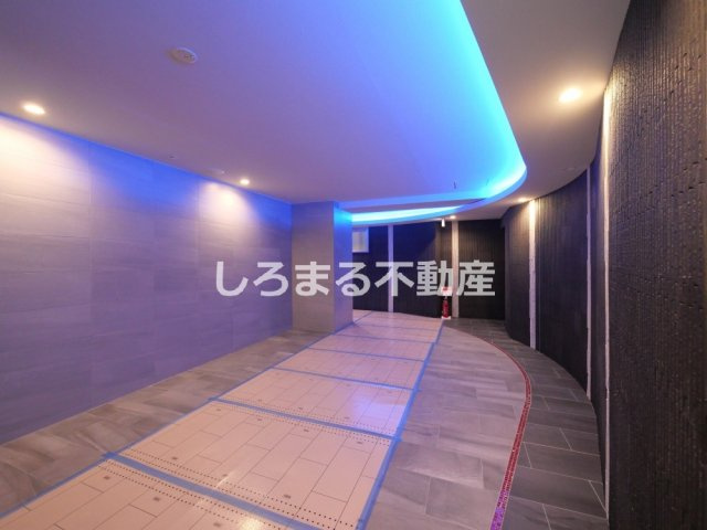 セレニテ南堀江エクラのロビー