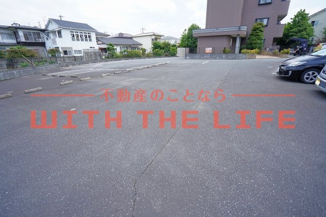 グリーン花水木II【キャッシュバック対象物件】の駐車場|駐車スペースもあります