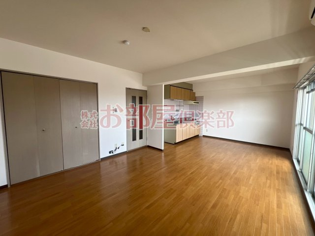 サンフラワー津福の居間・リビング|こちらのリビングで趣味の時間をお楽しみください