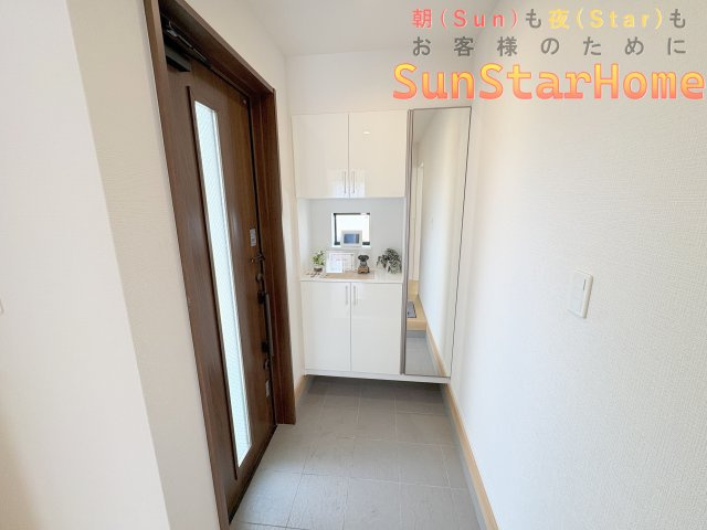 【サンスターホーム】青梅市新町4丁目　高性能新築戸建A号棟の玄関