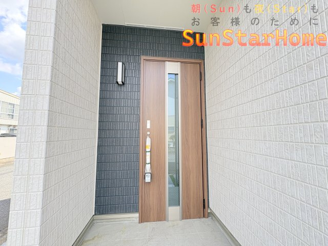 【サンスターホーム】青梅市新町4丁目　高性能新築戸建A号棟の玄関
