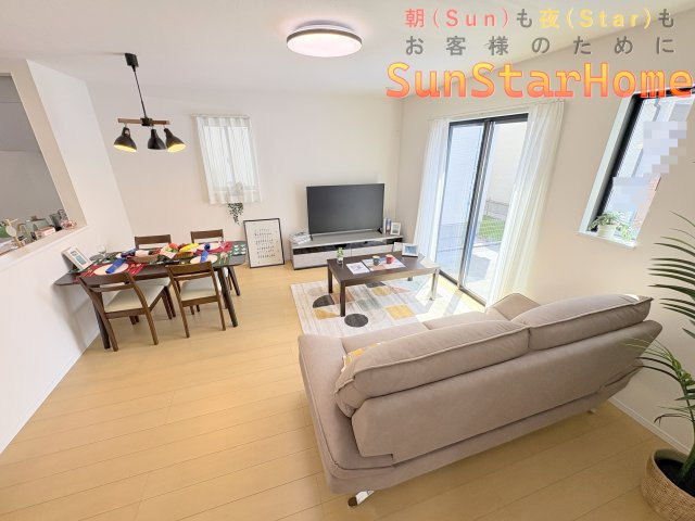 【サンスターホーム】青梅市新町4丁目　高性能新築戸建A号棟の居間・リビング