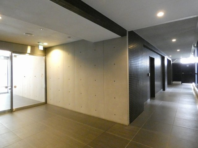 セントラルプレイス新宿御苑前のロビー|セントラルプレイス新宿御苑前