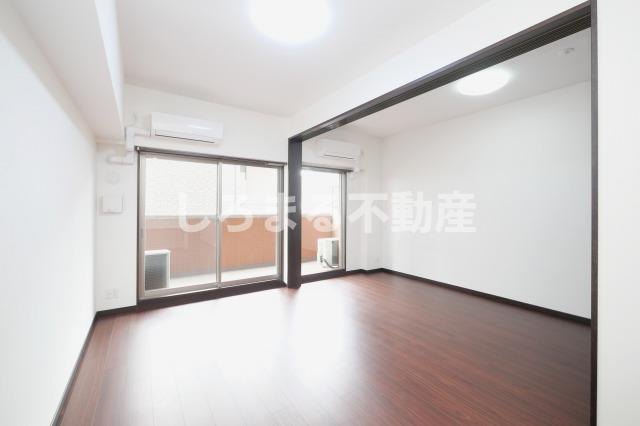 LaDouceur天満の居間・リビング