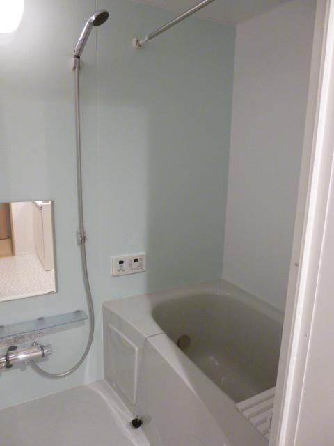 ビューノ新谷の浴室