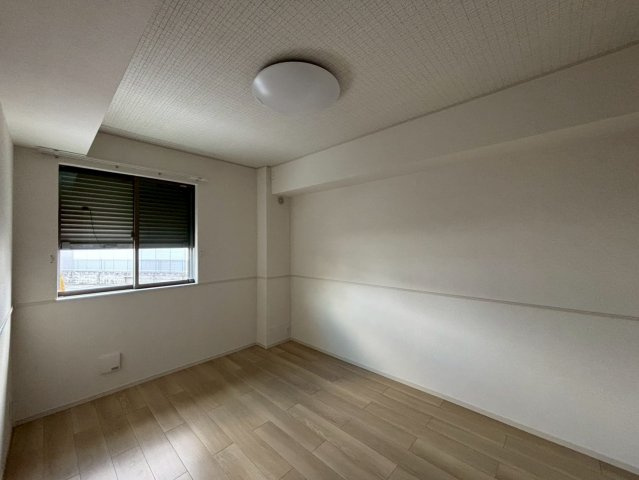 エスポアール姫路東の洋室