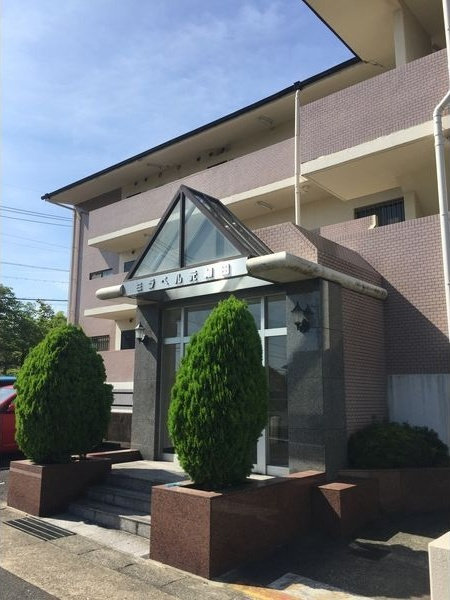 ミラベル元植田のエントランス