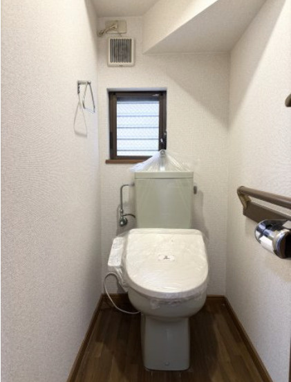 住吉宮町5丁目貸家のトイレ