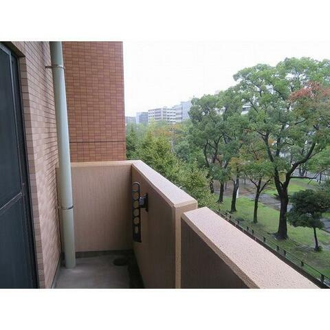 YAYOI COURTのバルコニー|物干しスペース付きのバルコニー♪