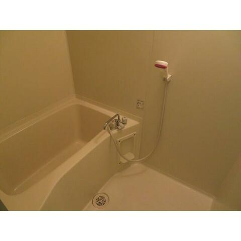 YAYOI COURTの浴室|落ち着いた雰囲気のお風呂♪