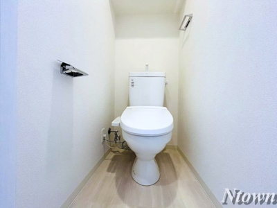 【トイレ】 | プレサンスTHE久屋大通レジェンド | 落ち着いた色調のトイレです