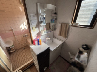 【洗面所】 | 門真市島頭2丁目　中古戸建 | 忙しい朝には欠かせない洗面所です♪