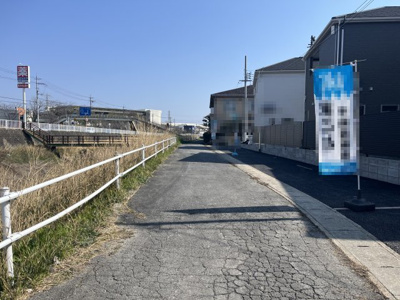 【前面道路含む現地写真】 | 【20万円ｷｬｯｼｭﾊﾞｯｸ対象物件】クレーデルガーデン上牧町下牧第3 全1棟1号棟