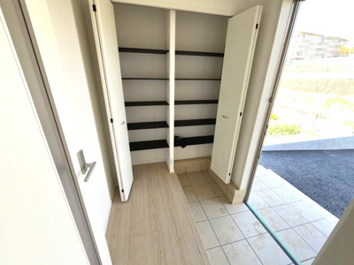 【玄関】 | 【20万円ｷｬｯｼｭﾊﾞｯｸ対象物件】クレーデルガーデン上牧町下牧第3 全1棟1号棟