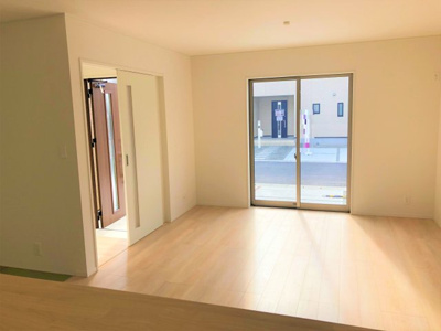 【居間・リビング】 | 【20万円ｷｬｯｼｭﾊﾞｯｸ対象物件】クレーデルガーデン上牧町下牧第3 全1棟1号棟 | 施工例写真