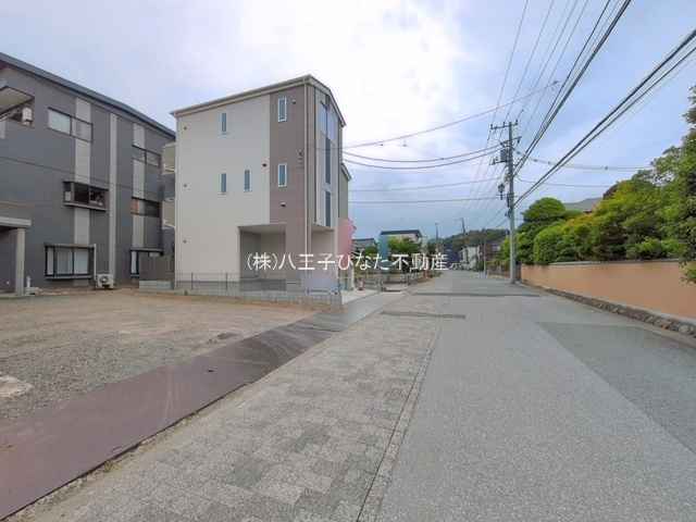 祝成約　八王子市　東浅川町　新築戸建て　１３期の前面道路含む現地写真|～仲介手数料無料☆八王子ひなた不動産～八王子市東浅川町　新築戸建て